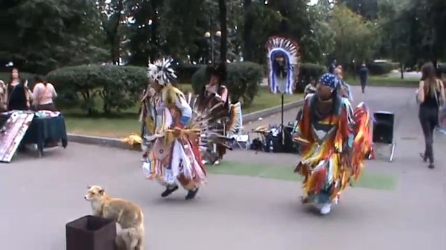 индейцы на вднх танцуют и поют часть 3