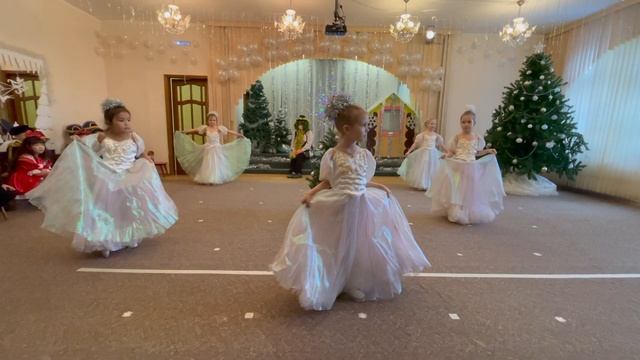 Новогодний утренник в детском саду 2021-22 смотреть онлайн