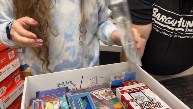 Storage Wars ULTIMATE DISNEY UNBOXING Abandoned Auction Jackpot Find смотреть онлайн