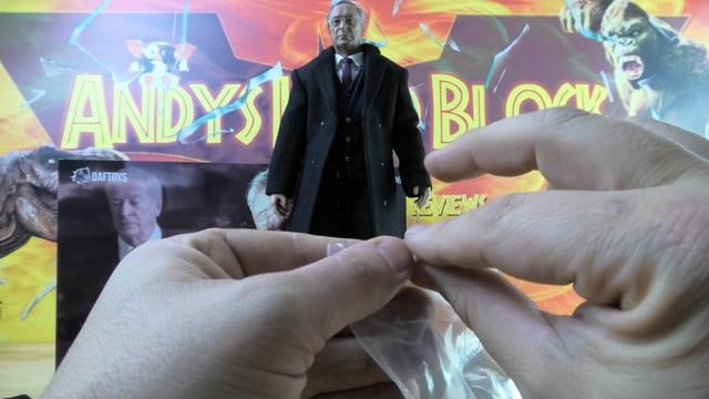 Daftoys F08 - 1/6 Alfred Pennyworth (Michael Cain) unboxing смотреть онлайн