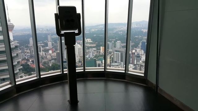 Malaysia / Petronas Towers Inside and The View of Koalampour смотреть онлайн