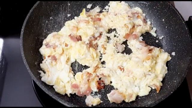 В ЭТОМ ЗАВТРАКЕ есть ВСЕ-БЖУ/Чесночный скрэмбл