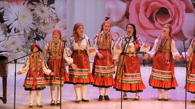 «Раскасастая ластушка» плясовая Курской области смотреть онлайн