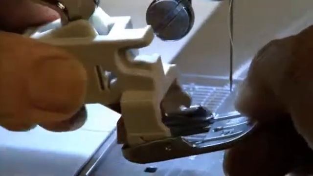 Janome MC 12000 | Система AcuFeed верхний транспортер смотреть онлайн