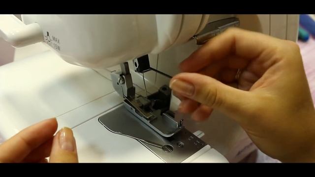 Как ЗАПРАВИТЬ ОВЕРЛОК? || Хочу Шить смотреть онлайн