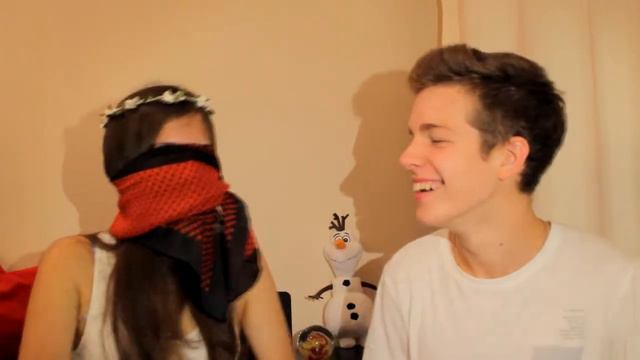 ТРОГАЕМ ДРУГ ДРУГА ЗА (.)(.) / Touch my body challenge смотреть онлайн