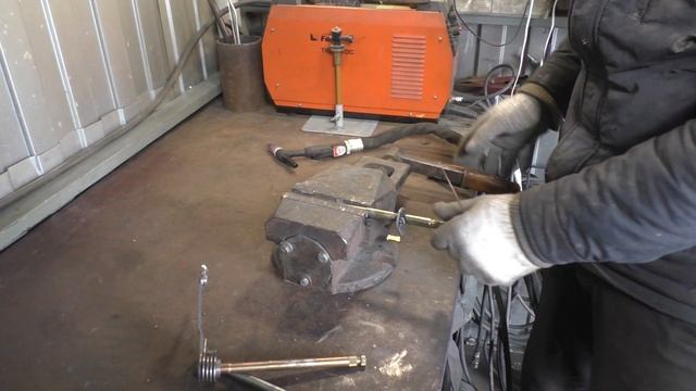 ДВУХЦИЛИНДРОВАЯ АЛЬФА. Переключение передач. смотреть онлайн