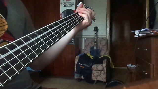 красное на черном АлисА Басс cover смотреть онлайн