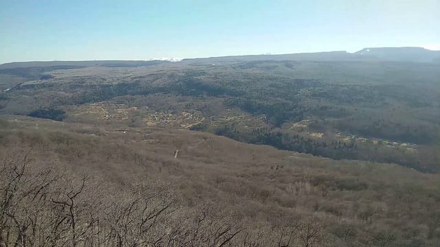 Вид со смотровой на Мезмайскую котловину смотреть онлайн