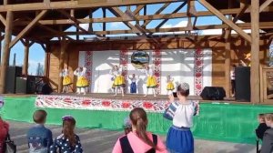 танец"поличка"