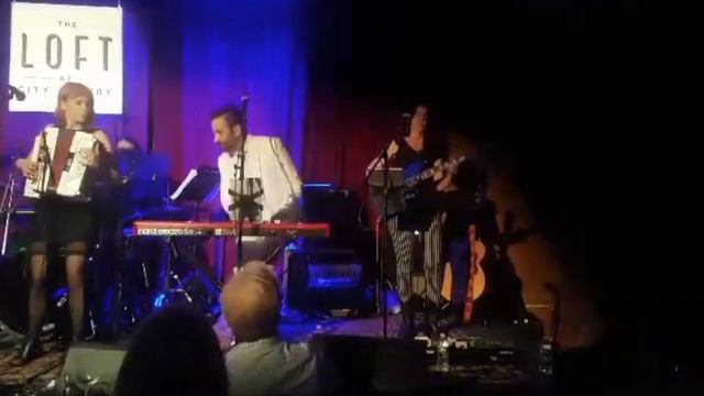Ali C. on accordion смотреть онлайн