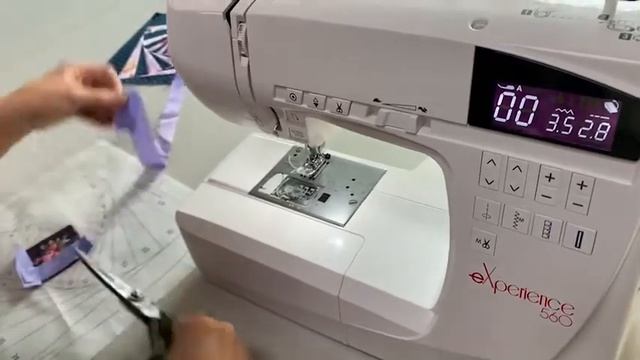 elna560縫紉機與轉動的風車-快速機縫示範 смотреть онлайн