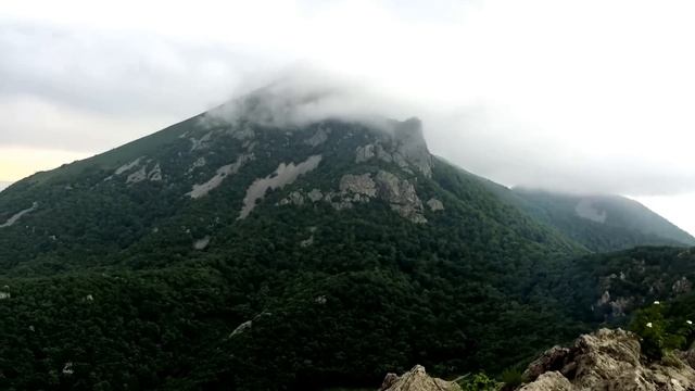 Прогулка по Бештау - уникальные маки в конце пути смотреть онлайн