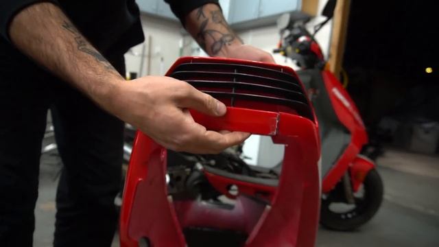 RARE Malaguti Phantom F12 Build Begins ! FOGGY REPLICA смотреть онлайн