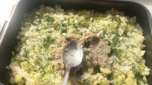 Картофельная запеканка с рыбной консервой в духовке. Простой и очень вкусный рецепт.