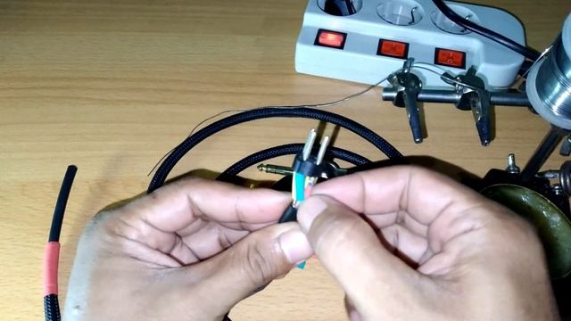 How to make XLR to TRS Cable | Soldering XLR to TRS Cable смотреть онлайн