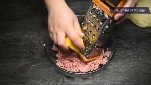 Лепёшки с сыром и колбасой на сковороде - пошаговый рецепт