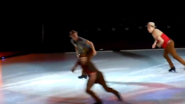 Adam Rippon-Feel It Still-(mens group) смотреть онлайн