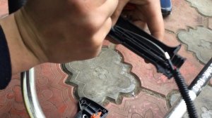 Курок газа триммера не нажимается причина