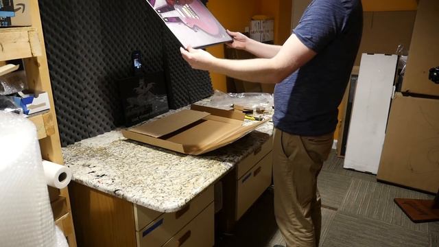 This Guitar Trade was INSANE! | Trogly's Unboxing Guitars Vlog #61 | 2019 NAMM Les Paul R9 смотреть онлайн