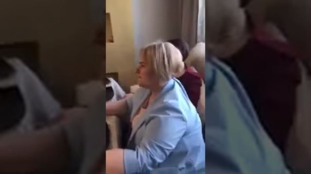 Написала для тёти своей стих и решила поздравить! смотреть онлайн