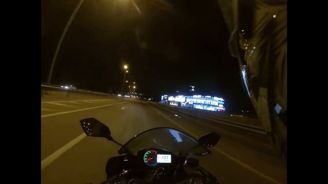 Crazy Frog в городе, Smotra одобряет спортбайк в городе! смотреть онлайн