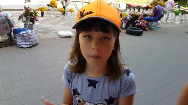 VLOG проверяем зрение у окулиста, странная находка. Маша не хочет ходить в очках смотреть онлайн