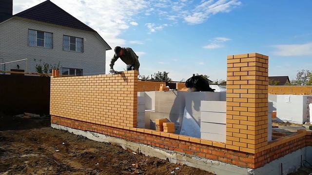 Кладка стен из кирпича и газобетона. Энгельс, мкр Базальт смотреть онлайн