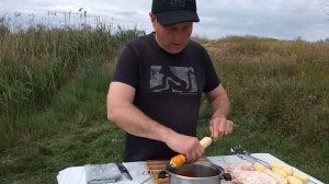 Маринованная картошка-шашлык на мангале.