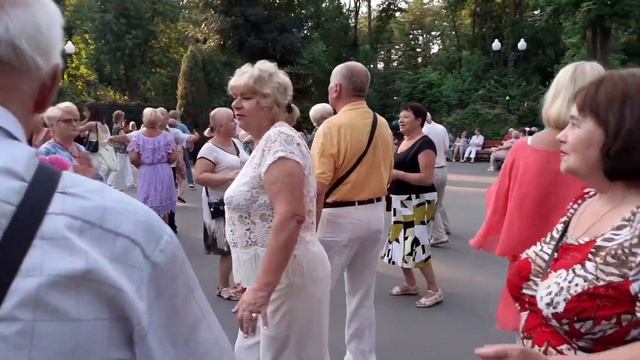 НЕ СПЕШИ СКАЗАТЬ ПРОЩАЙ! ТАНЦЫ ХАРЬКОВ СЧАСТЛИВЫЕ ДНИ смотреть онлайн