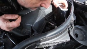 Замена датчика положения коленвала (двигатель M272)