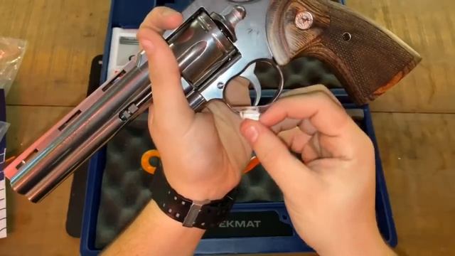 2020 Colt Python Unboxing Review смотреть онлайн