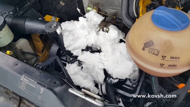 Чтоб убедится в том что двигатель полностью холодный, можно посыпать его снежком и запускать смотреть онлайн