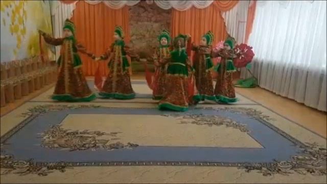 Танцевальный номер. Лебёдушка "Русский лирический хоровод" смотреть онлайн