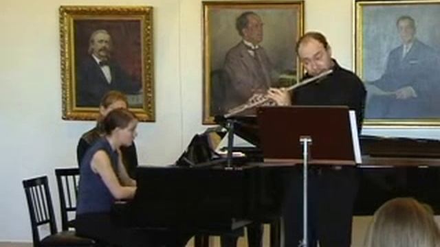 A.Piazzolla - D.Varelas Tango-Etude #6 (flute and piano) смотреть онлайн