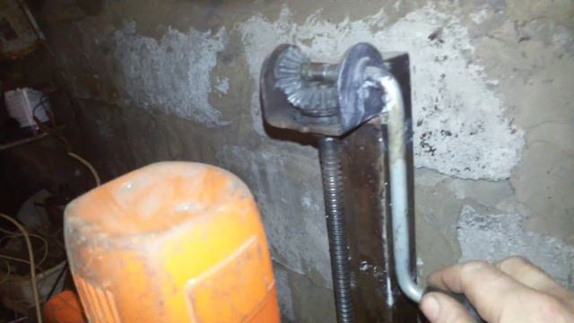 Сверлильный станок на базе домкрата своими руками смотреть онлайн