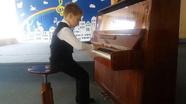 Казаков Максим 8 лет Д.Кабалевский "Токкатина" смотреть онлайн