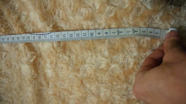 СНИМАЕМ КОЖУ С ЖИВОЙ ЧЁРНОЙ МАМБЫ! Помощь змее с линькой смотреть онлайн