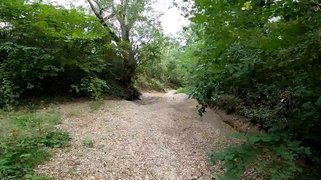 Самая полноводная река в Крыму пересохла. Гуляем по руслу Бельбека смотреть онлайн