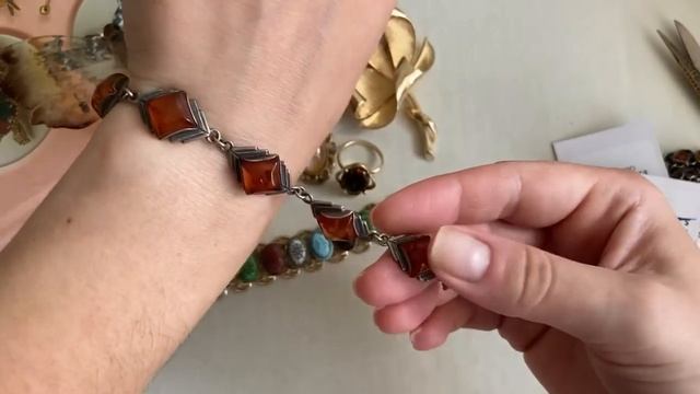 85. НОВАЯ ПОСЫЛКА С ВИНТАЖНЫМИ УКРАШЕНИЯМИ!!! Янтарь, марроканское стекло, резной люцит! смотреть онлайн