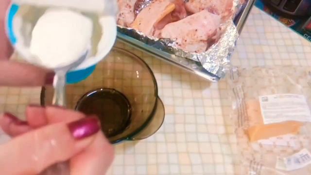 Пальчики оближешь! Запечённые бедра с сыром под чесночным соусом, отличная идея для ужина! смотреть онлайн