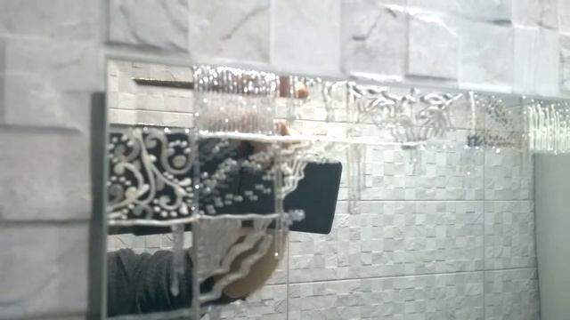 Декор зеркала в туалетной комнате от КУТЕРЬЕРЪ смотреть онлайн