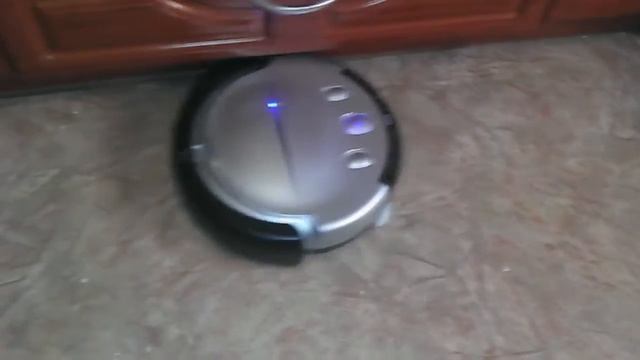 Робот пылесос с влажной уборкой. Качество уборки в сравнении с сухой. смотреть онлайн