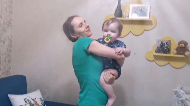 Челлендж Кто быстрее!!! Рассмешит!? Оденет!? Накормит малыша!!! //Challenge смотреть онлайн