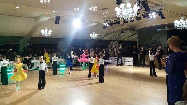 Ча-ча-ча, самба. Ювеналы 1Е, Линия танца 2018. г. Днепр, 19.03.2018 смотреть онлайн