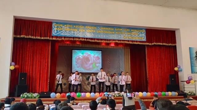 ФЛЕШМОБ 2021 первыи курс 11 ЭС ДЕНЬ УЧИТЕЛЯ смотреть онлайн
