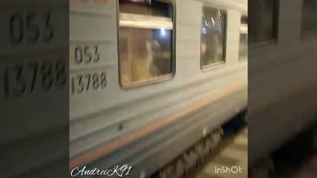 Сочи. Электровоз 2ЭС4К-136 с поездом №512 Адлер - Москва прибывает на станцию Сочи. смотреть онлайн
