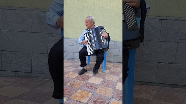 мастер аккордеона Иброхим (2) смотреть онлайн