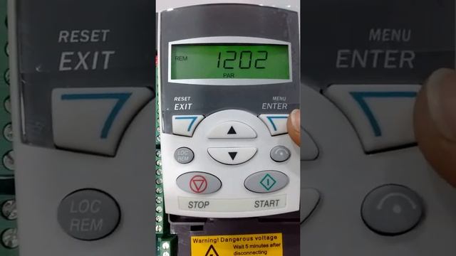 How to program ACS 550 Drive for operating in different constant speed in 3 - wire ? смотреть онлайн