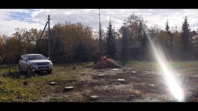 Заливаем столбики под сарай часть 5. смотреть онлайн